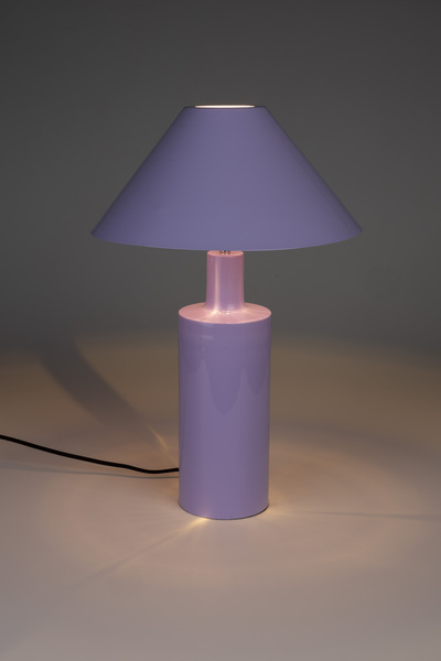 Table Lamp Wonders Shiny Lilac in room